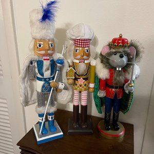 Bundle Nutcrackers
